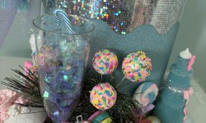 Three-tier Champagne & Cupcake Extreme Cake - Image 5