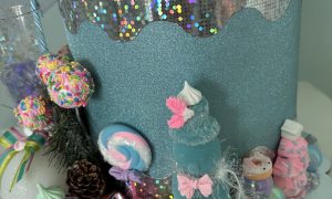 Three-tier Champagne & Cupcake Extreme Cake - Image 6